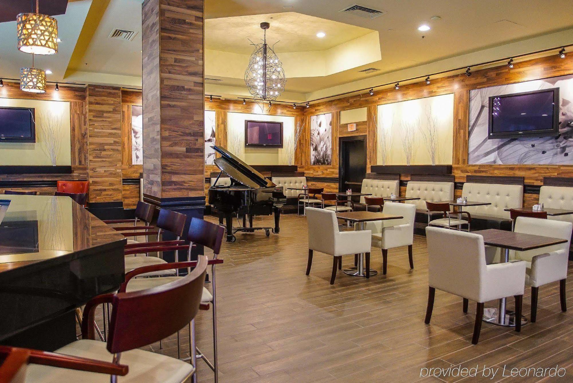 Hotel Ramada By Wyndham Southfield Extérieur photo